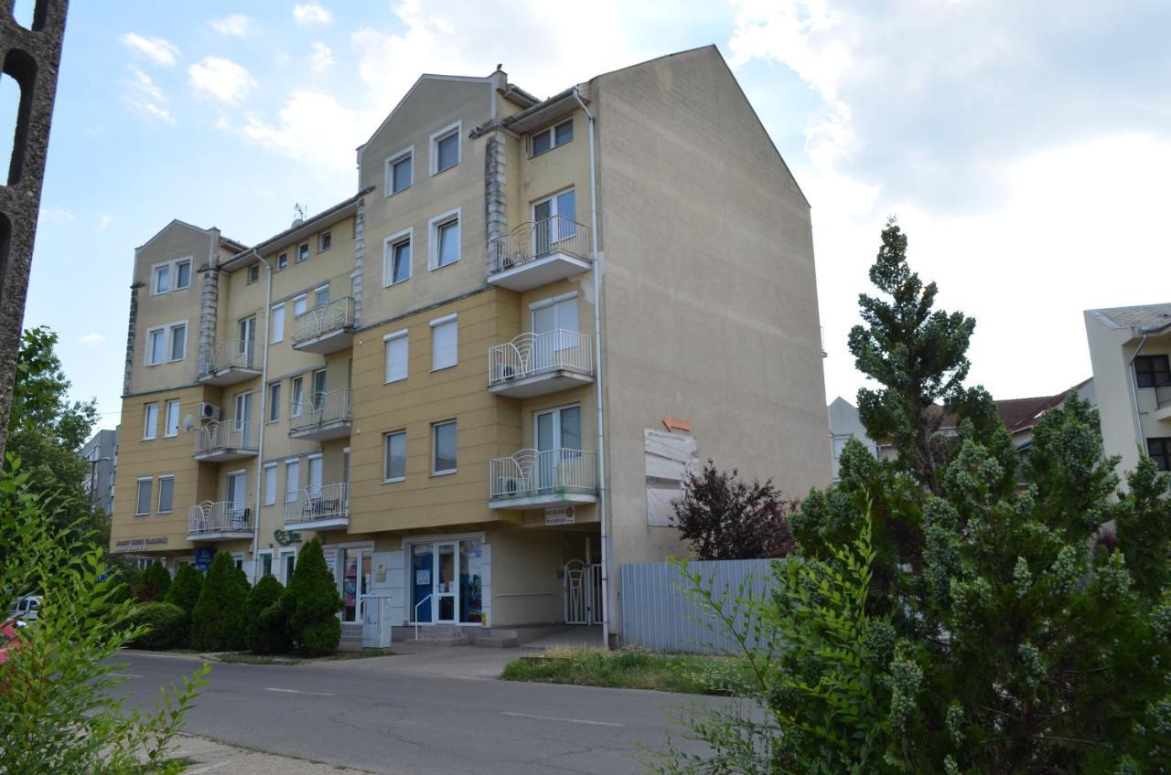 Hajdúszoboszló Gabi Apartman מראה חיצוני תמונה